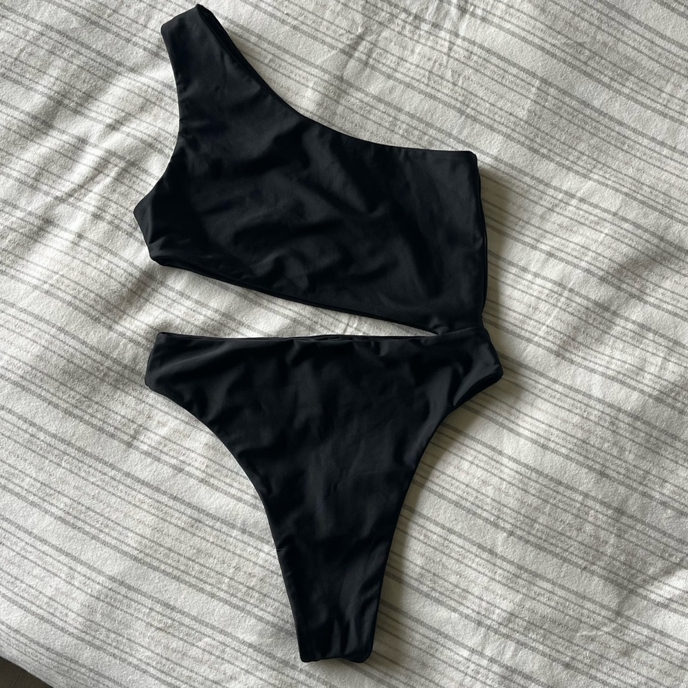 Nyud one shoulder one piece
